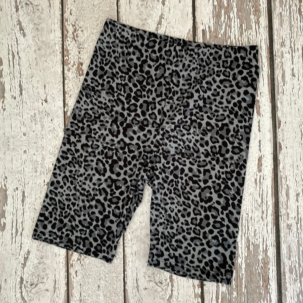 NWOT - Leopard Print Shorts -Sz Small